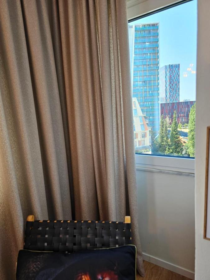 Apartament Parkside - Air Albania View Tirana