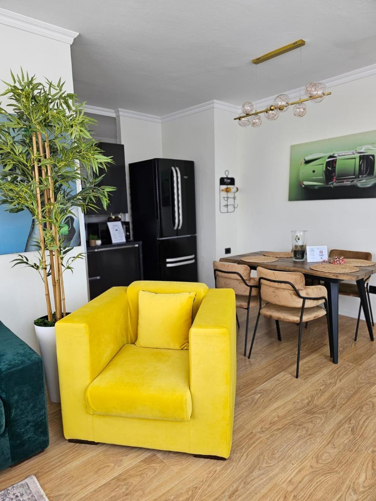 Apartament Parkside - Air Albania View